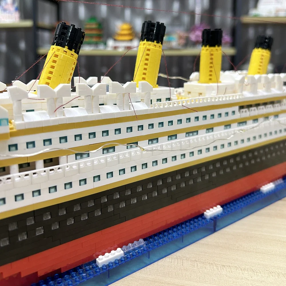 Building Block Toy 6 Kinds Titanic Model Cruise Ship Building Block for Adult Micro Mini Brick Toy KNEW BUILT Perfect Gift Entertainment Decoration