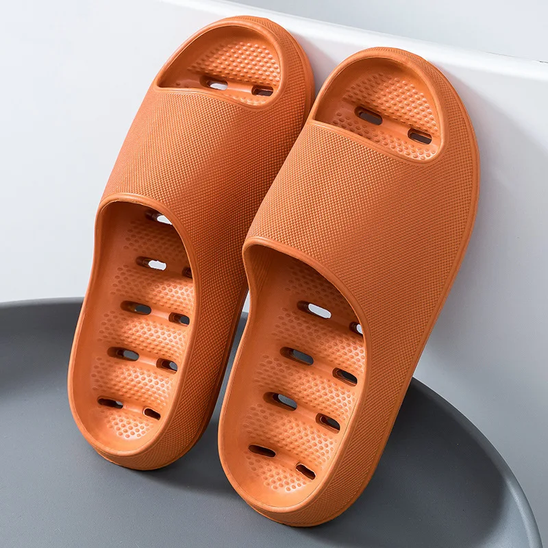 

2023 Summer Slippers Female The Bathroom Shower Leaking Antiskid Indoor Household Thick Bottom Hole Hole Quick-drying Slippers