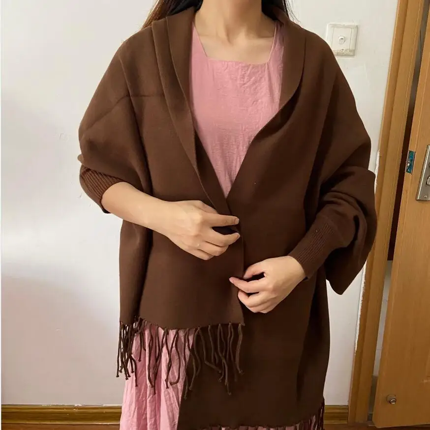 

25 New Colors Women Cloak Batwing Sleeves Outside Cape Winter Knitted Thick Warm Poncho Female Topcoat Vintage Tassel Shawl Coat