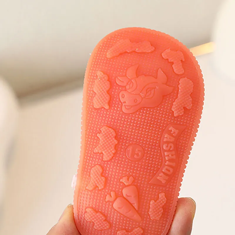 Baby Boys Girls Summer Sandals Cue Bear Pattern Squeaky Squeaky Shoes Non-Slip Newborn First Walking Shoes