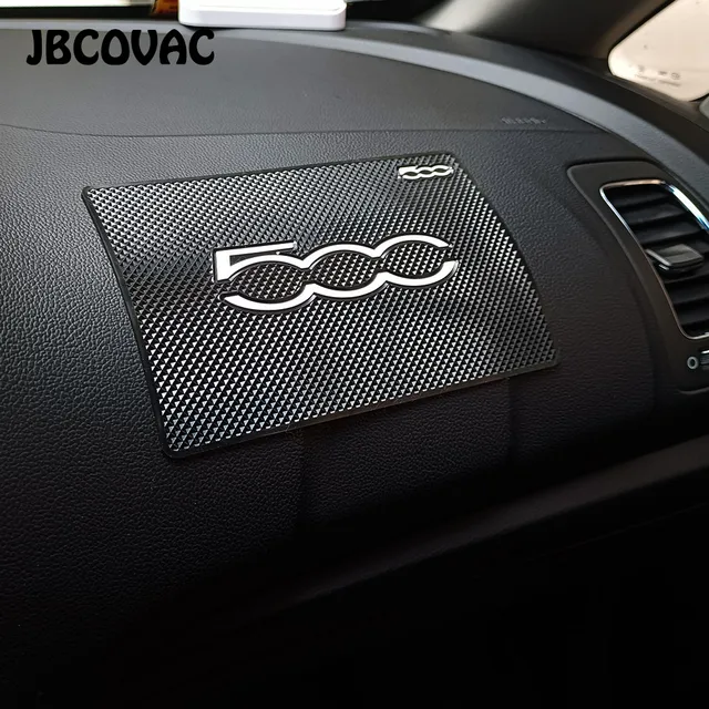 차량 내부를 안전하게 꾸미다