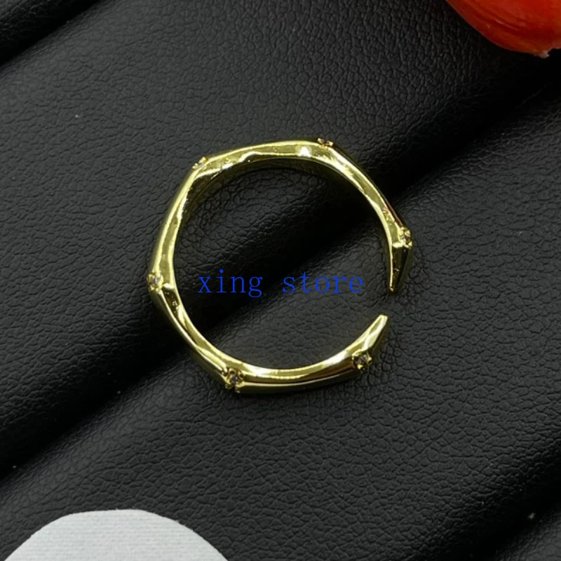 2024 Fashion New Classic Round Cut Crystal Inlaid Geometric Women's Ring