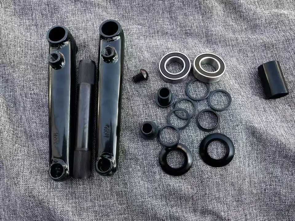 熱処理済み 3ピース 48スプライン 165mm 22mm ミッドBB BMXバイク