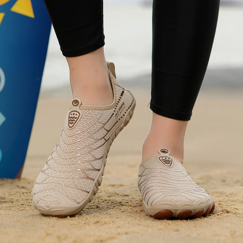 Unisex Wide-Toe Quick-Dry Water Shoes - Non-Slip, Soft-Sole, Ideal for Fitness & Beach Activities