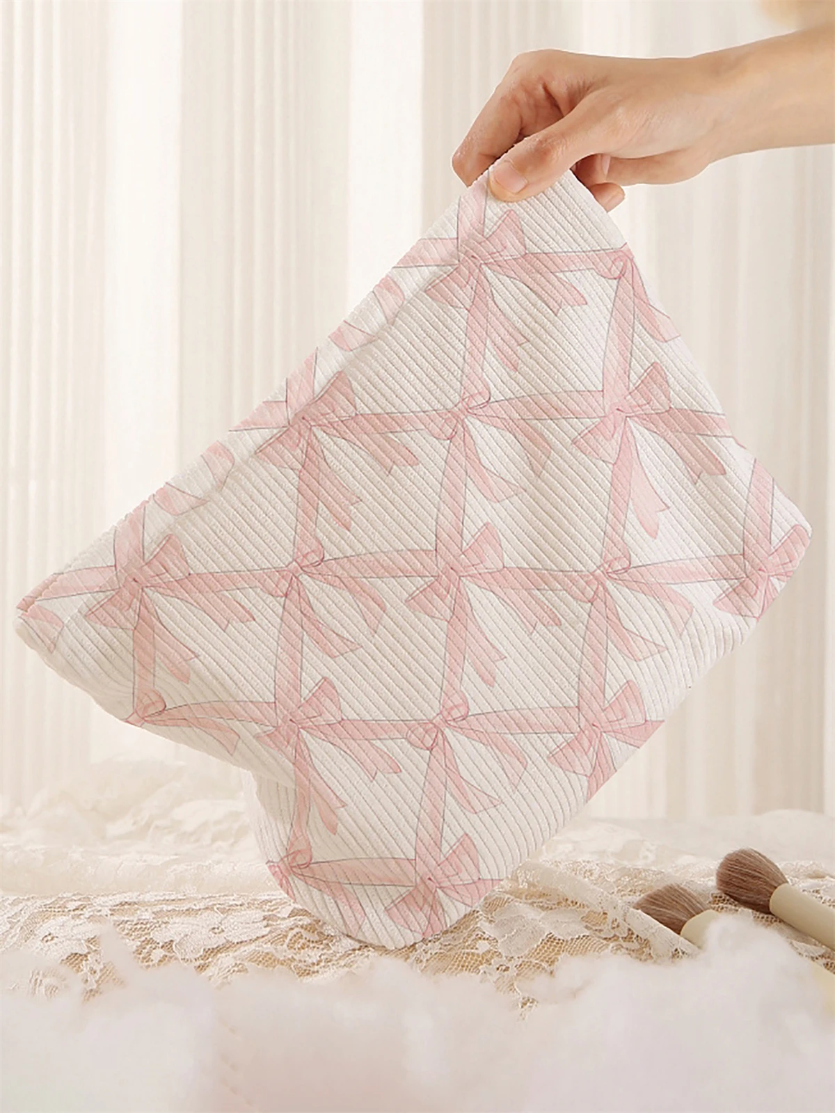 1 corduroy makeup bag with bow pattern, light zipper makeup storage box, multifunctional bag with lining