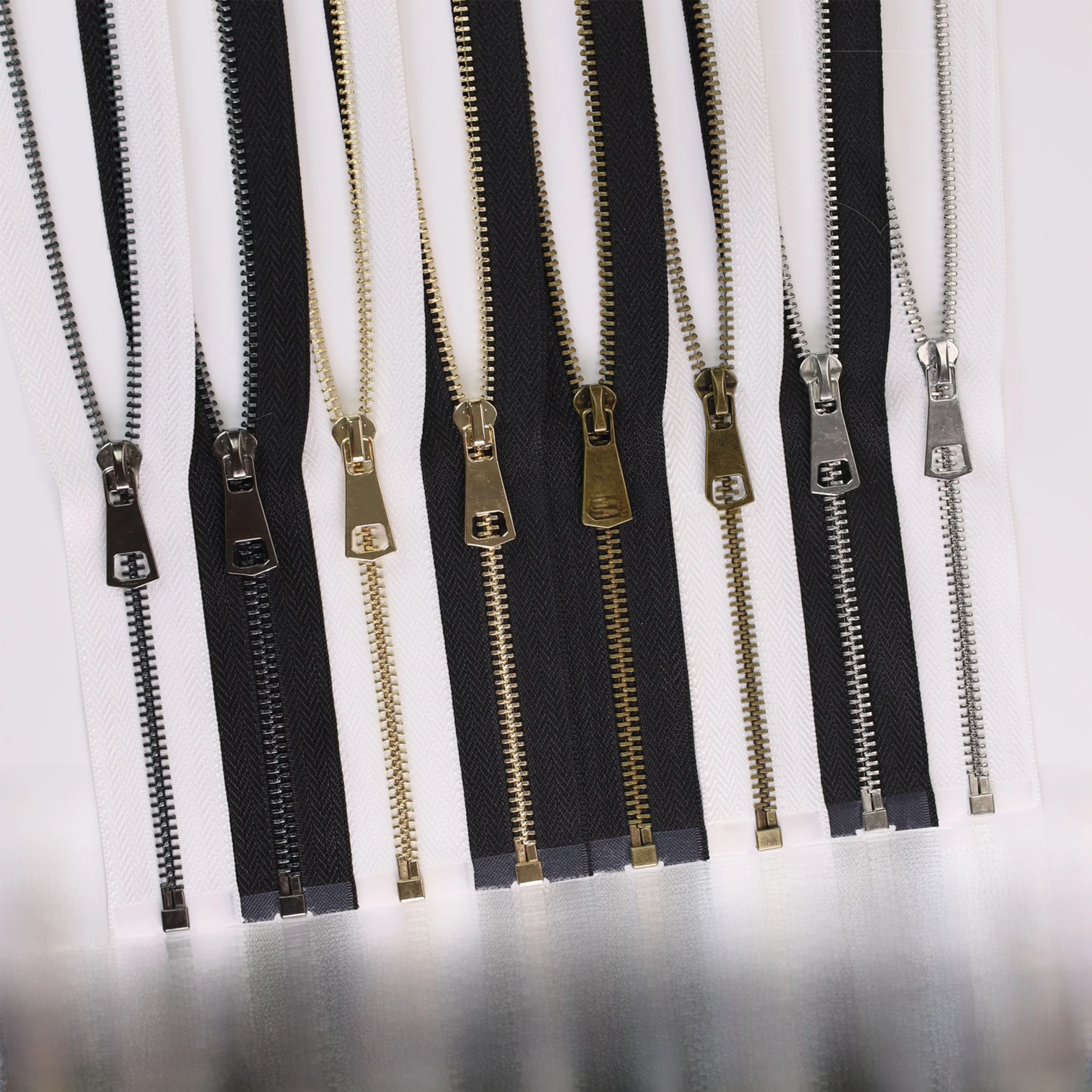 5번 브라이트 건 라이트 골든 브론즈 화이트 골드 오픈 테일 지퍼 코트 다운 재킷 스웨터 오픈 가디건 아우터 지퍼