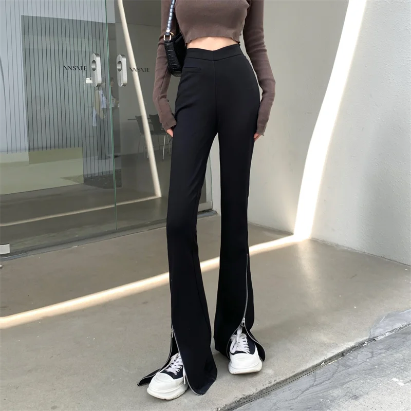 Рисунок 2 - Черные облегающие брюки с разрезом