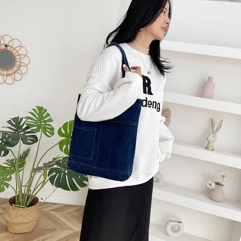 Women's denim shoulder bag with large capacity canvas tote bag suitable for college students' casual shopping crossbody bag