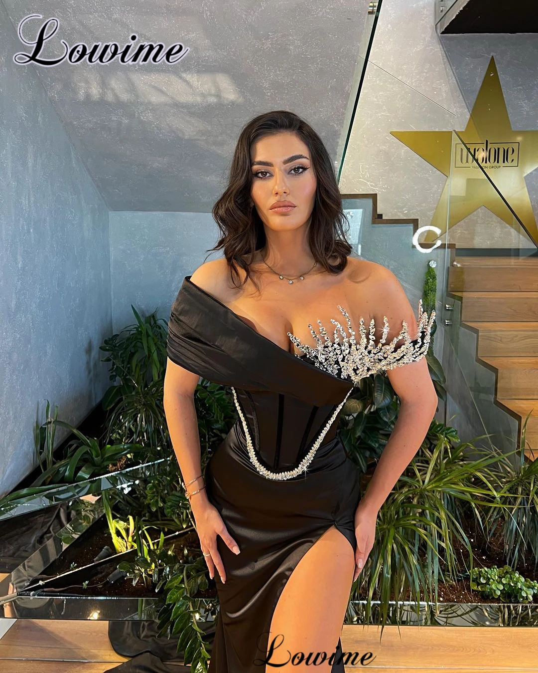 Black Sexy Cocktail Dresses With Side Slit Off Shoulder Celebrity Dresses Special Occasion Party Gown Vestidos De C&oacute;ctel