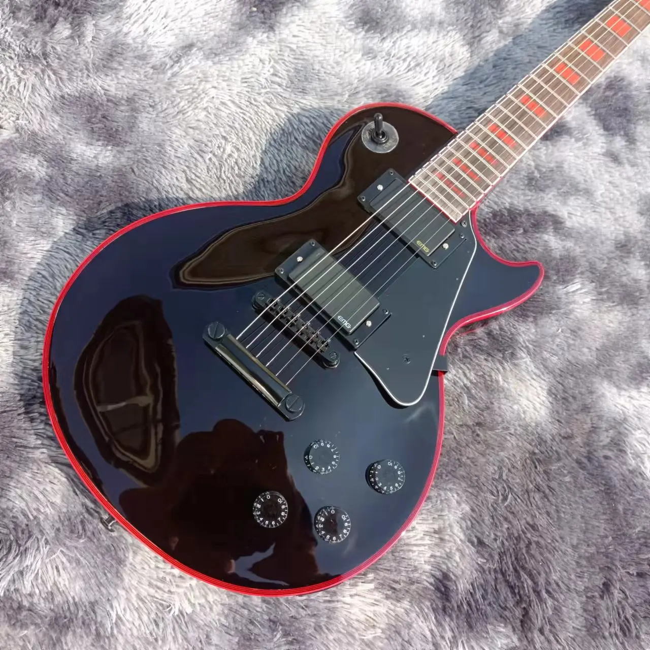 

2022!Free delivery, black electric guitar, red edge, high quality guitar, new electric guitar
