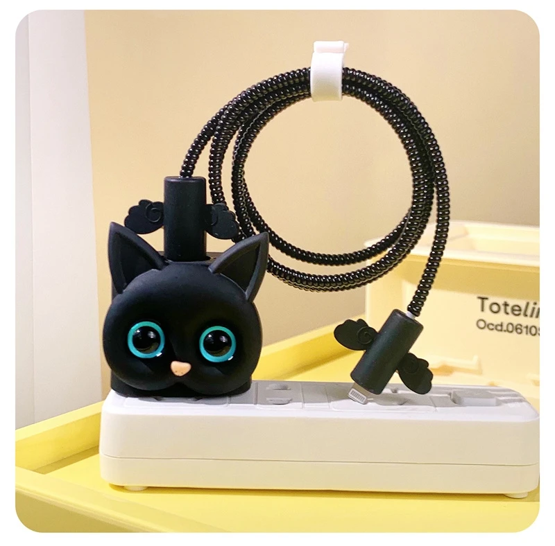 Cover Pelindung Usb Winder Pelindung Plug Aman Pengisi Daya Manajemen Data Organizer Kucing 3D Lucu Untuk Apple Iphone 18/20W