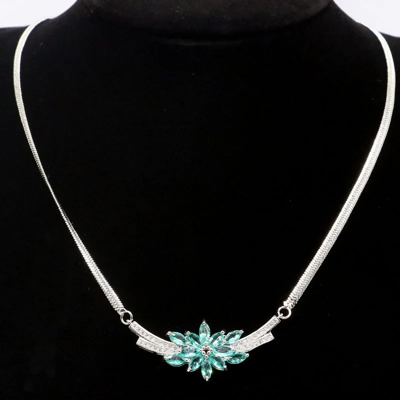 

Цепочка из серебра 925 пробы с Мистик-топазом, белым сапфиром и аквамарином