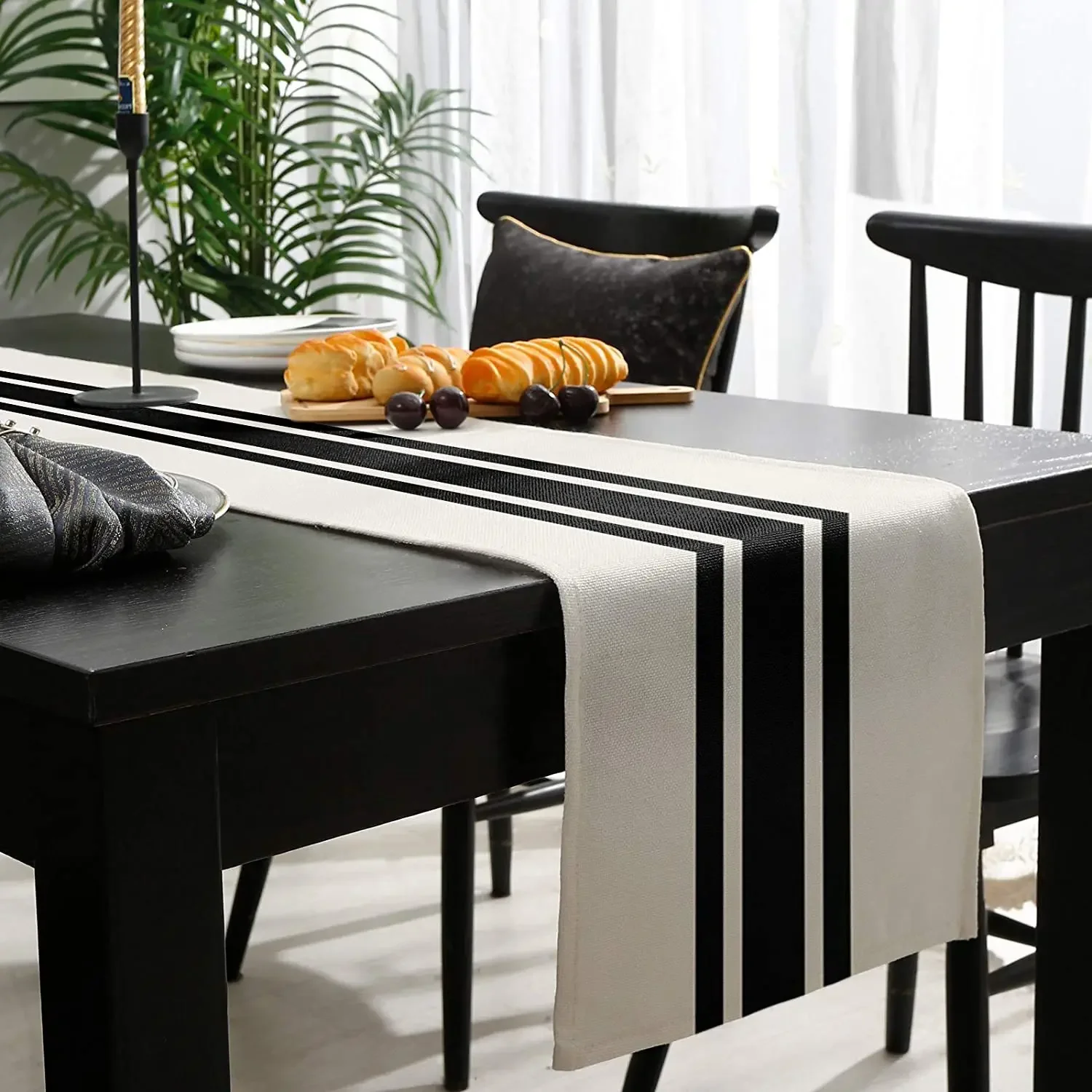 Runner Macramè Magia – Natalizio in misto lino con frange e disegni decorativi