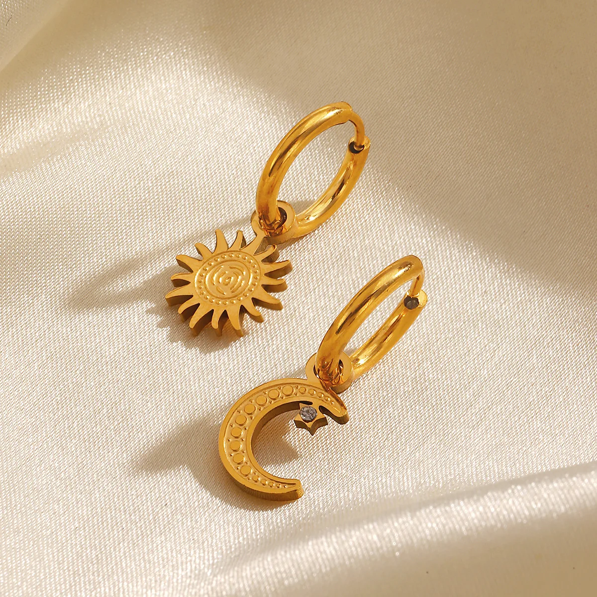 Trend Asymmetric Stainless Steel Gold Plated Star Moon Dangle Earrings Texture Statement Huggie Ear Hoop for Women Gift Jewelry