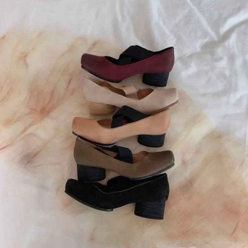 

Балетки в стиле ретро, сандалии на толстом каблуке, квадратный нос, перекрестные ремешки, кисти для головы, одна обувь