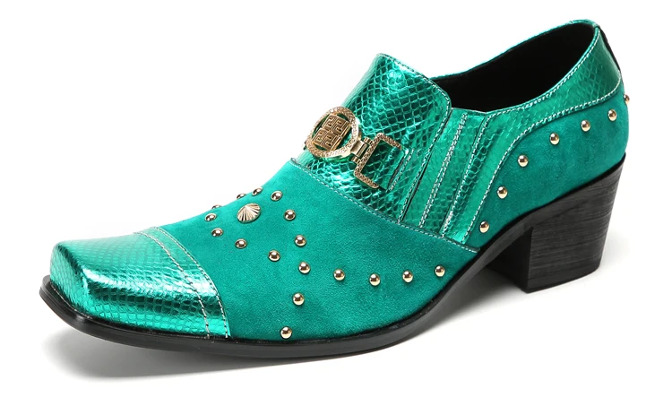 Herrenschuhe aus echtem Rindsleder, quadratische Zehenpartie, dicker Absatz, mit Nieten verziert, individuell gestaltbar, luxuriöses Schuhwerk für festliche Anlässe. – Detail 7