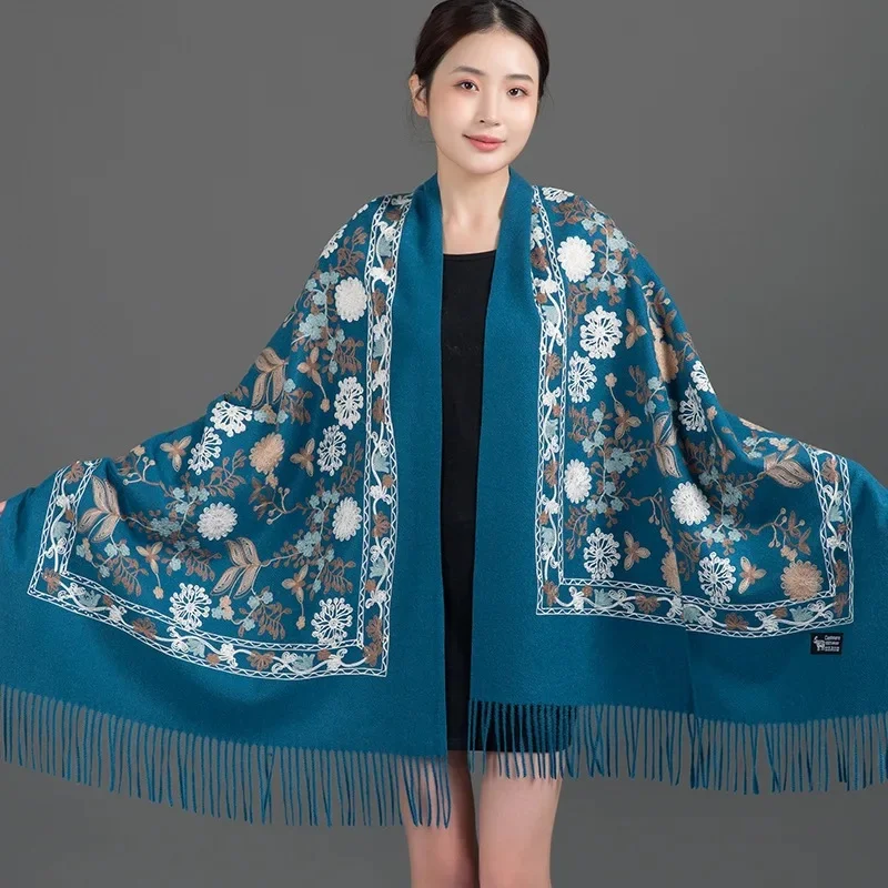 Embroidered snow beads-haze Blue