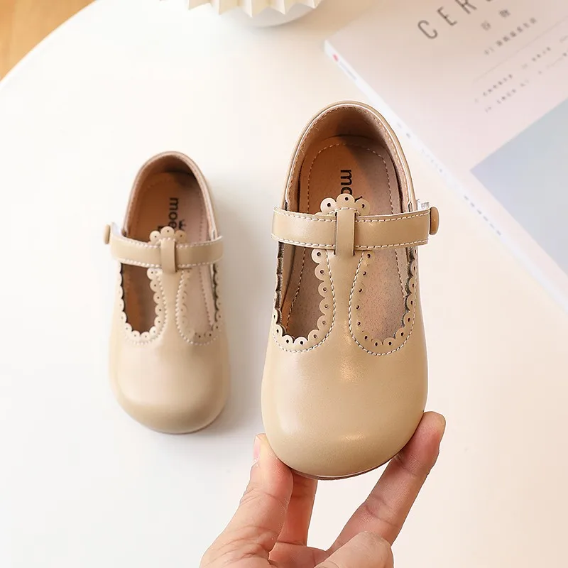 2023 Spring and Autumn New Girls Casual Shoes Solid Color Flat Korean Children's Leather Shoes Simple Cute Kids Lace Breatheable