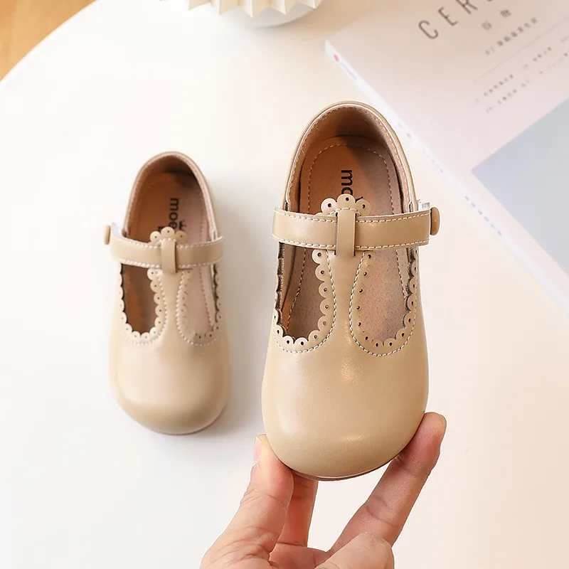 

2023 Spring and Autumn New Girls Casual Shoes Solid Color Flat Korean Children's Leather Shoes Simple Cute Kids Lace Breatheable