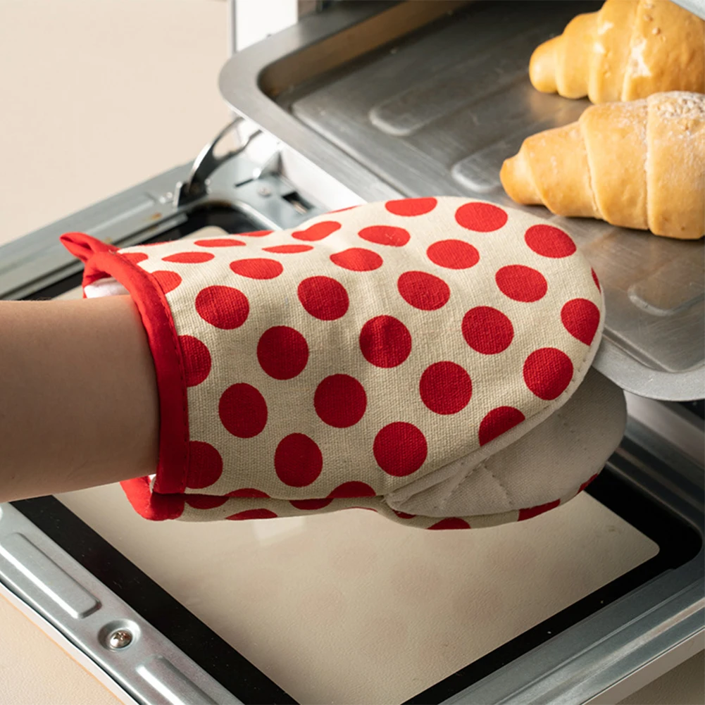 

Mini Oven Mitts Heat Resistant Oven Mitts with Hanging Loop Cotton Oven Gloves or Kitchen Mittens