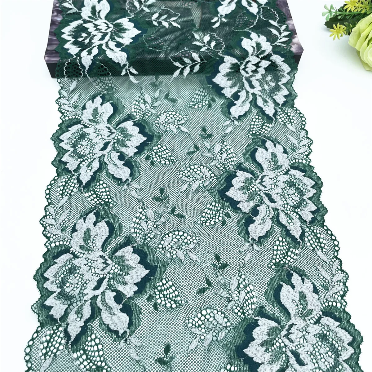 3y/lot Width 9 inch 23cm 2-Tone Pretty Green Elastic Stretch Lace 1