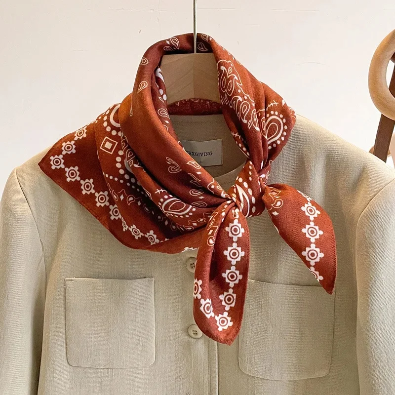 Flower plate cashew flower-Red