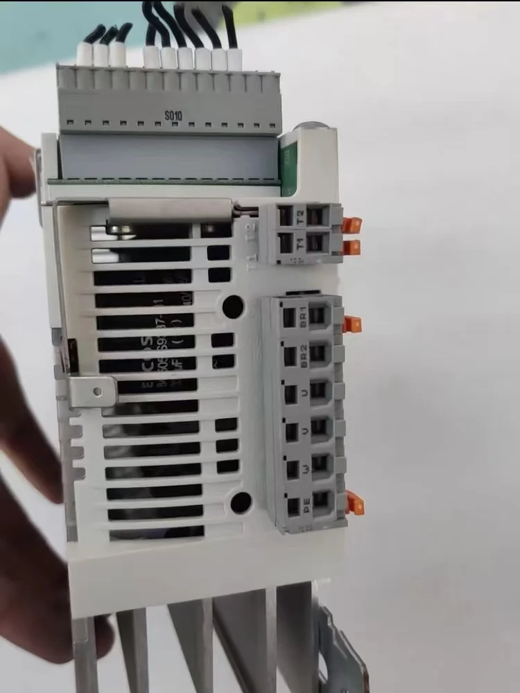 Фото E82EV751-2C200 Lenz 8200 Series Inverter 0.75KW 220V №2