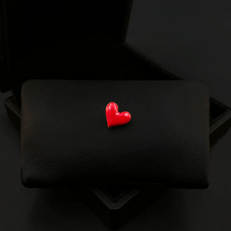 Mini Cute Red Small Love Brooch Women Suit Corsage Skirt Shirt Collar Anti-Exposure Buckle Safety Pin Artifact Jewelry Gift 5560