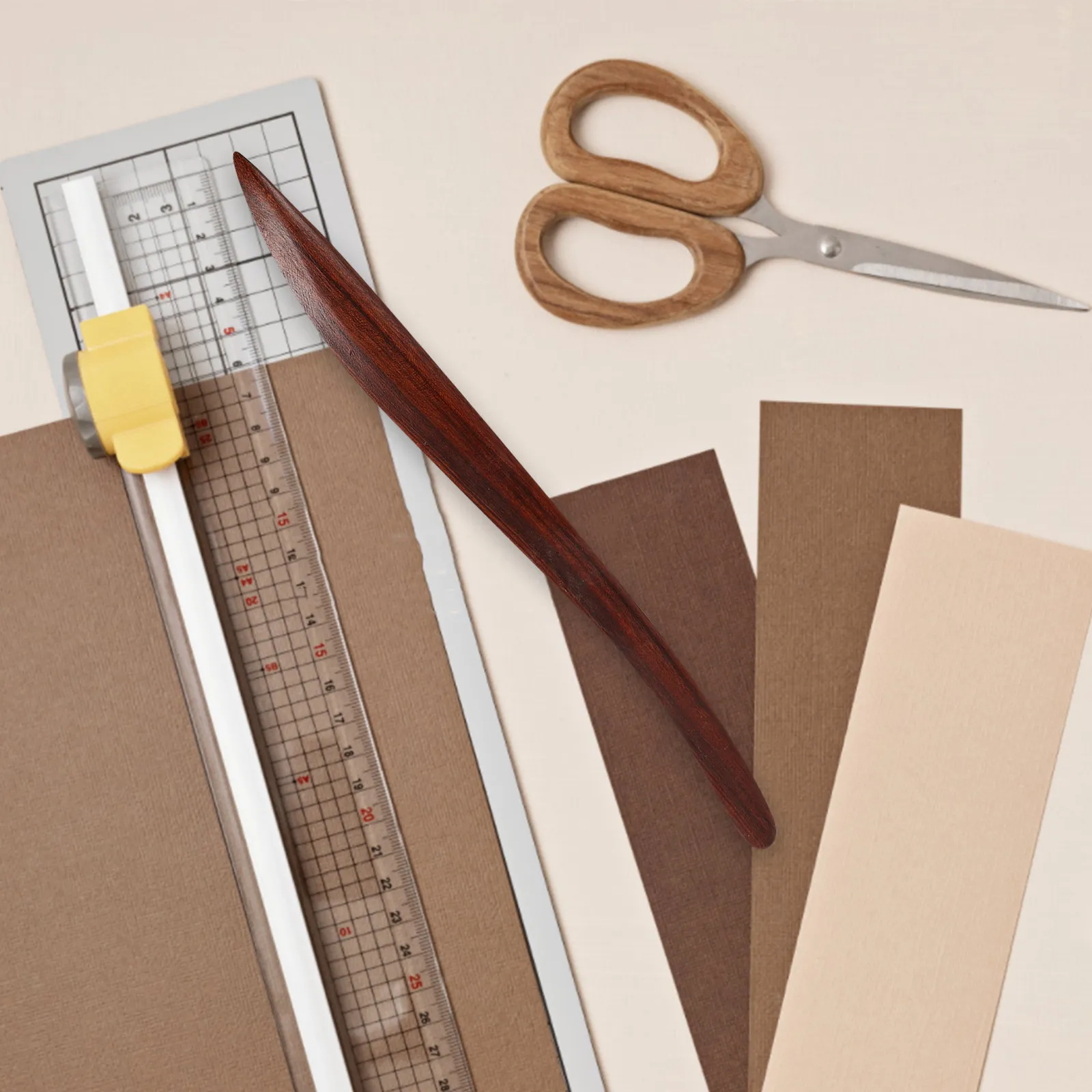 나무로 만든 붉은 백단향 종이 절단기 부드러운 표면 경량 봉투 오프너 가정용 사무실용 편지 오프너