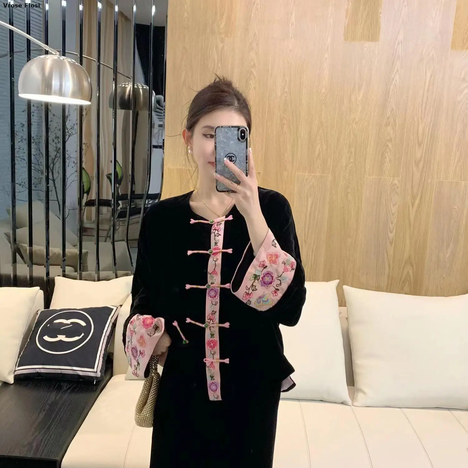 Chinese Style Embroidered Tang Suit Jacket Spring Autumn New Unique Top Lady Elegant Improved Tangsuits Long Sleeve Coat