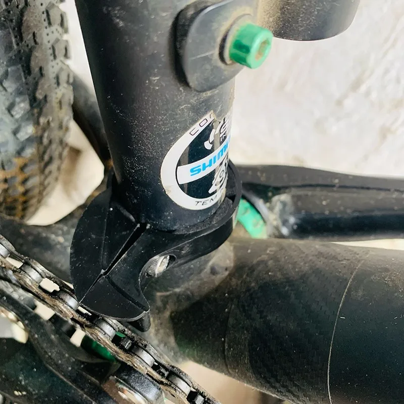 1pc Single Speed Chain Guard Adjustable Chain Guide Anti-Drop Gear Guide Deflector Protective Cover Bicycle Parts Accessories