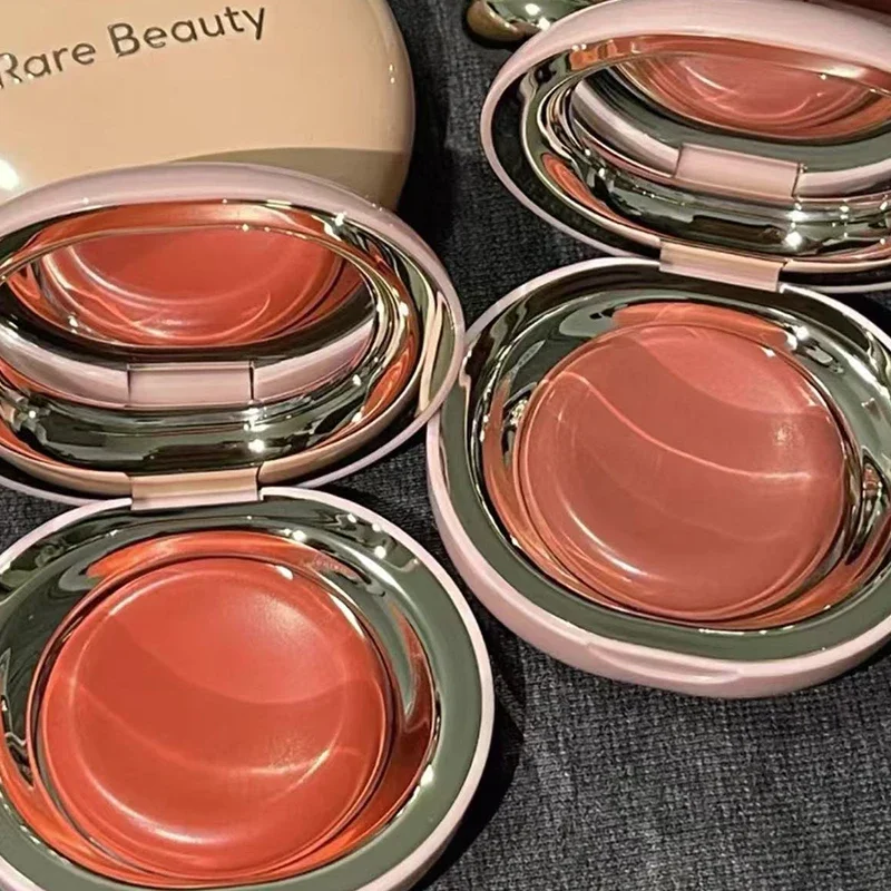 20 لونًا من الجمال النادر يستحق الحب السعيد الأمل...