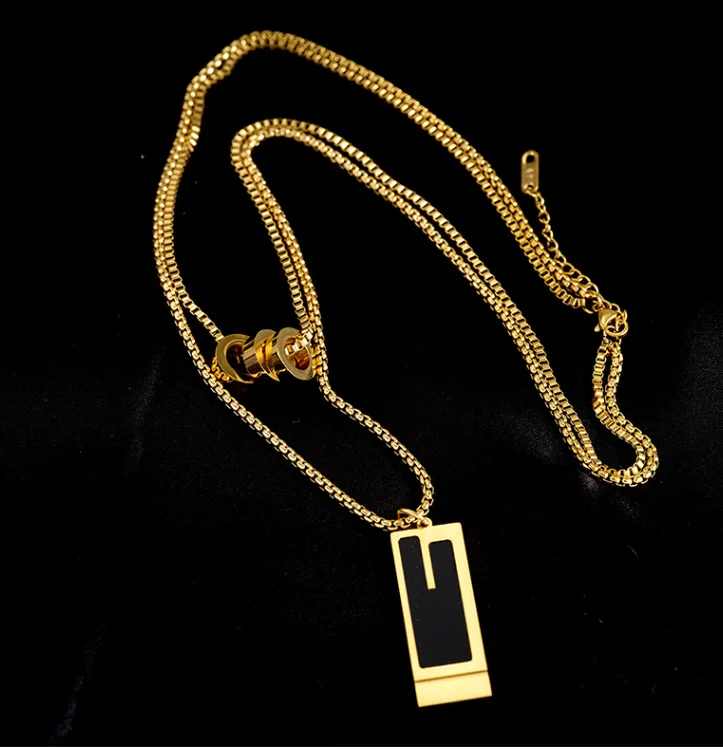 European and American Fashion Sense Sweater Chain Autumn and Winter Jewelry Long Titanium Steel Necklace Sweatshirt Chain Women