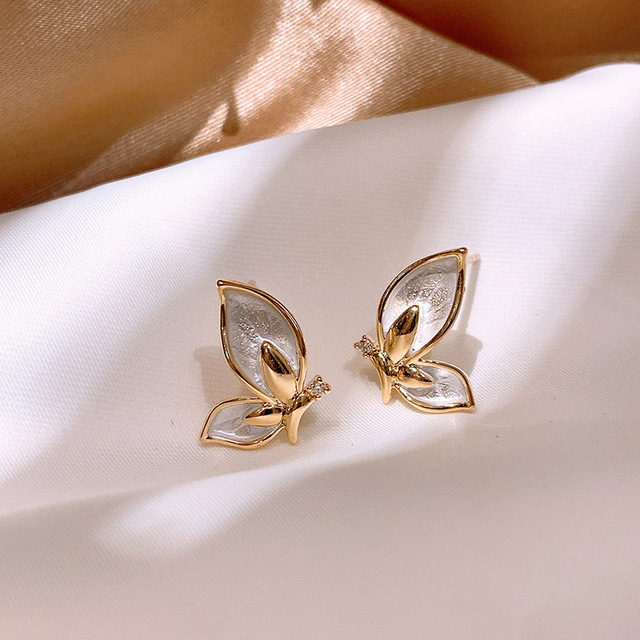 Trendy Korean Sweet Butterfly Stud Earrings For Women Lovely Sweet Grey Leaf Metal Earring Girl Party Engagement Jewelry