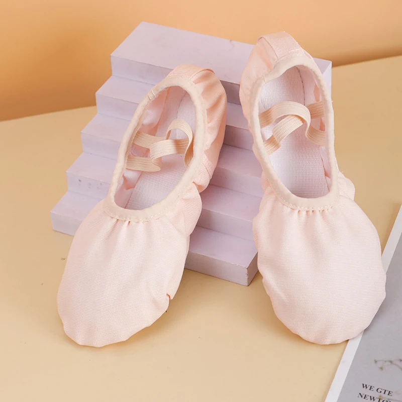 

Lace Free Dancing Shoes Women's Adult Soft Sole Dancing Shoes Sweat Absorbent Breathable Ballet Chinese Dance Practice Shoes