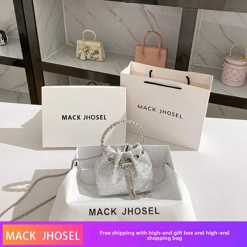 المألوف الصيف الماس جزءا لا يتجزأ من سلسلة معدنية...