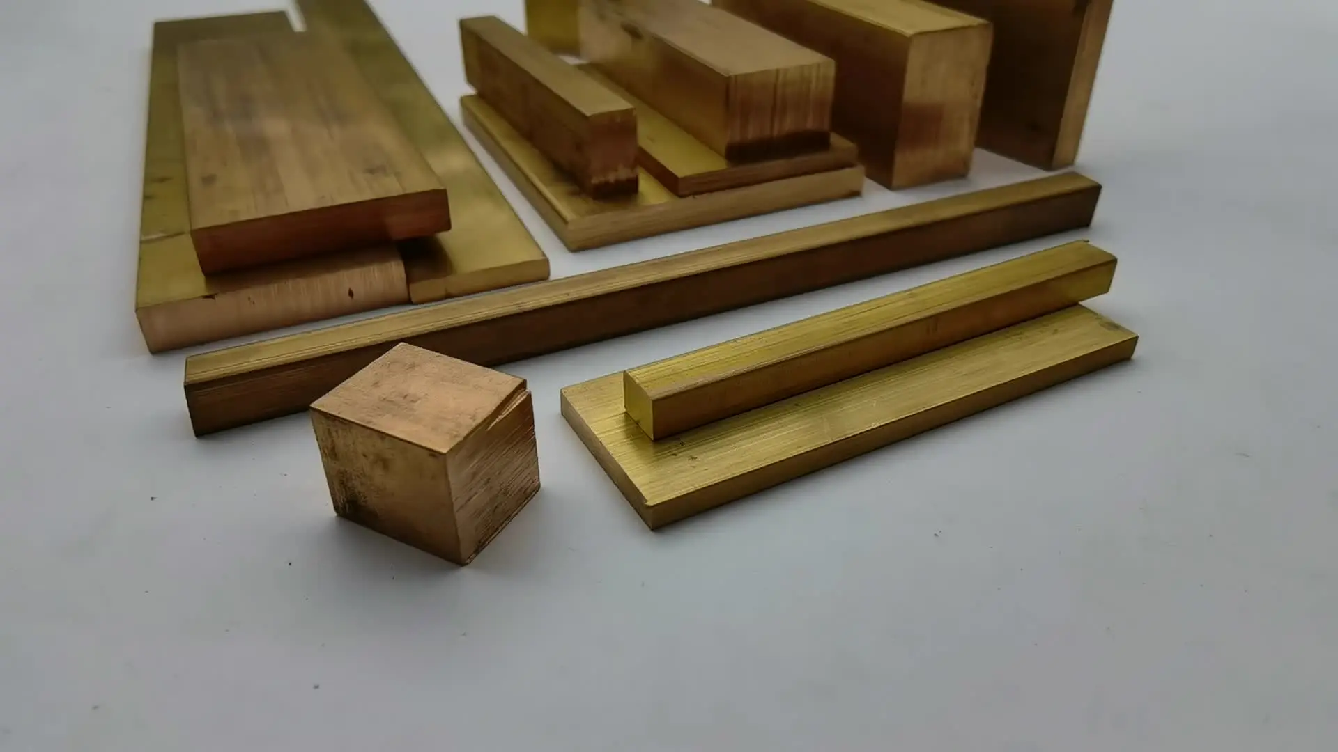 Piaggia Autoadesiva Profilo Universale In Ottone - Cm.93x3 1 Blister - Foto 9