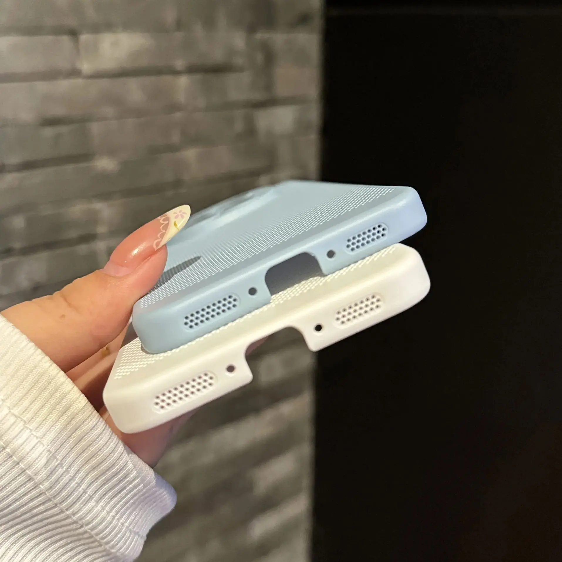 Ultra Slim Heat Dissipation PC Case with Glass Camera Protection and Cooling Mesh Design