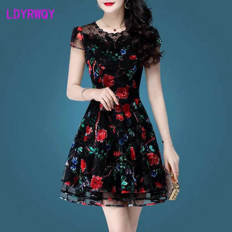 

Summer floral dress 2023 new short sleeve waist cinched female slim show thin mesh embroidered lace
