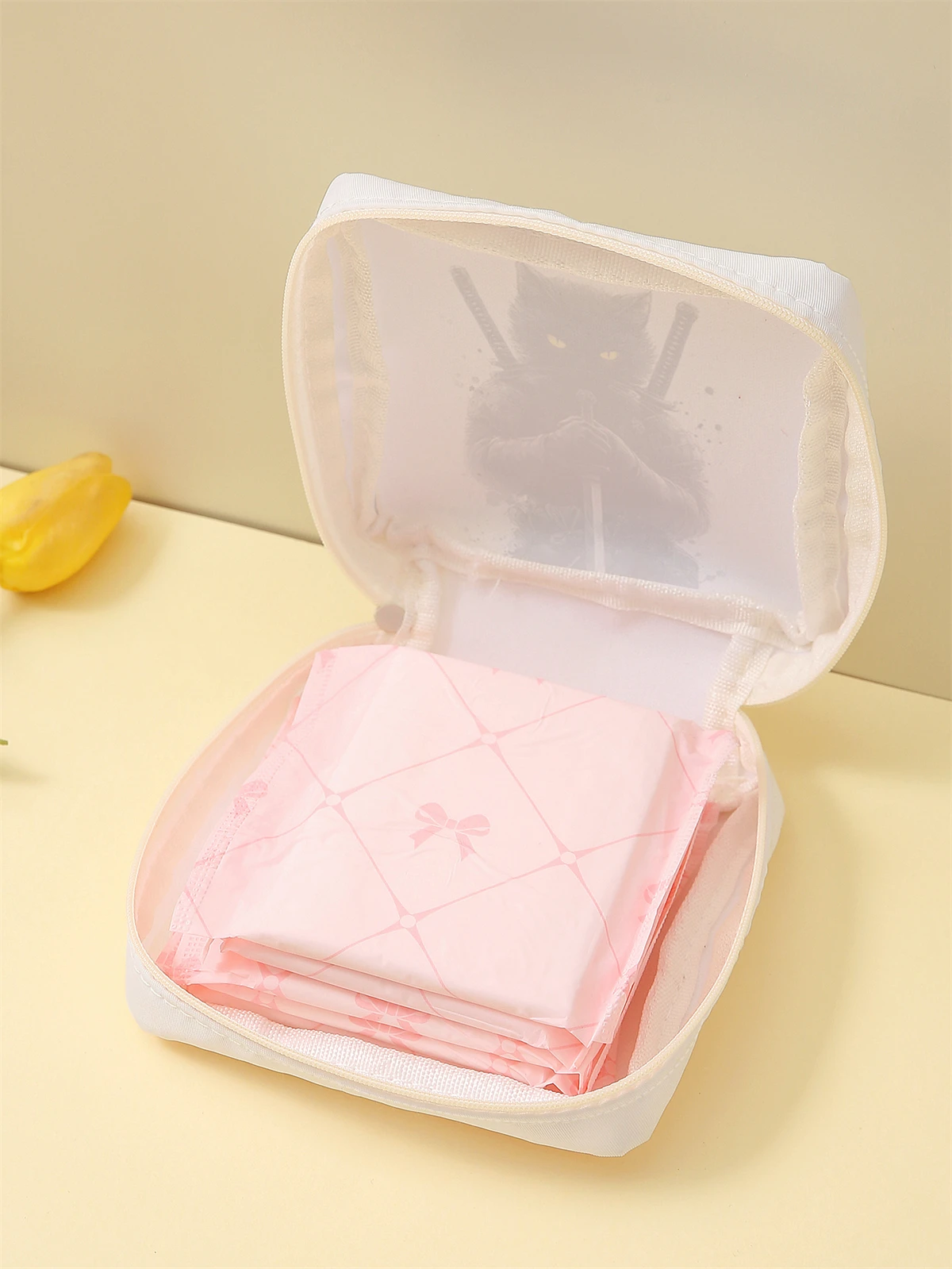 Black cat printed sanitary napkin storage bag, women's lightweight tissue bag, sanitary tissue bag