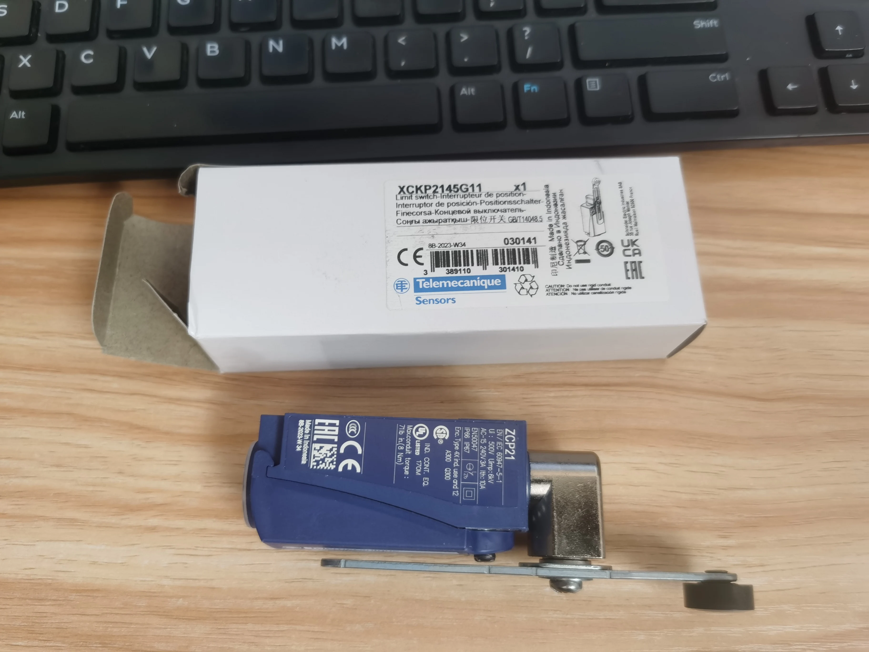 

1PCS Schneider XCKP2145G11 Limit Switch -New