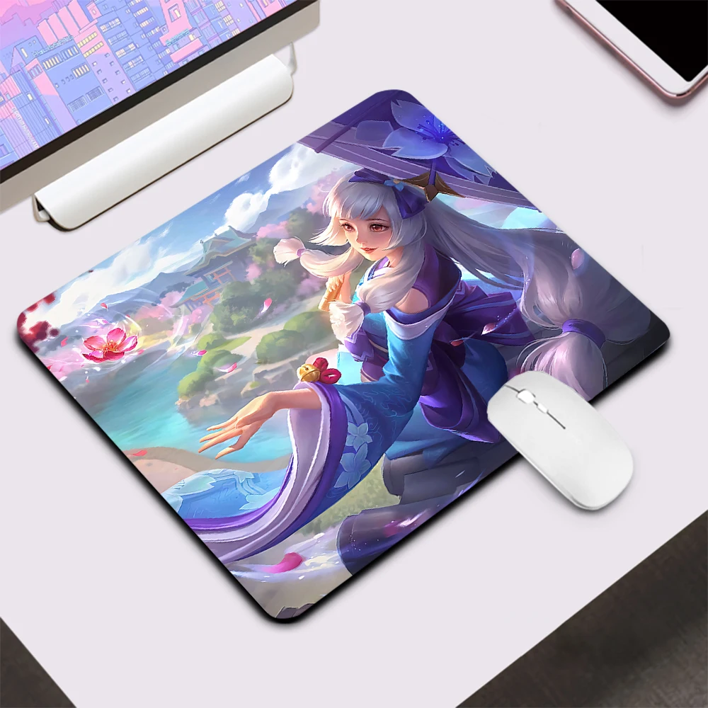 Mobile Legends Small Gaming Mouse Pad Computer Office Mousepad Keyboard Pad Tappetino Da Scrivania Pc Gamer Mouse Mat Silicone Laptop Mausepad