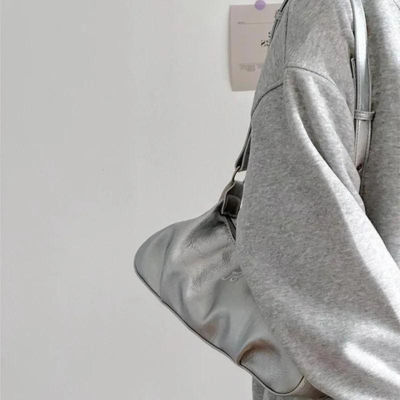Hot Girl Silver Crinkle Shoulder Bag Women Embroidered Letter Leather Handbag Ladies Fashion High End Commuter Underarm Bag 2025