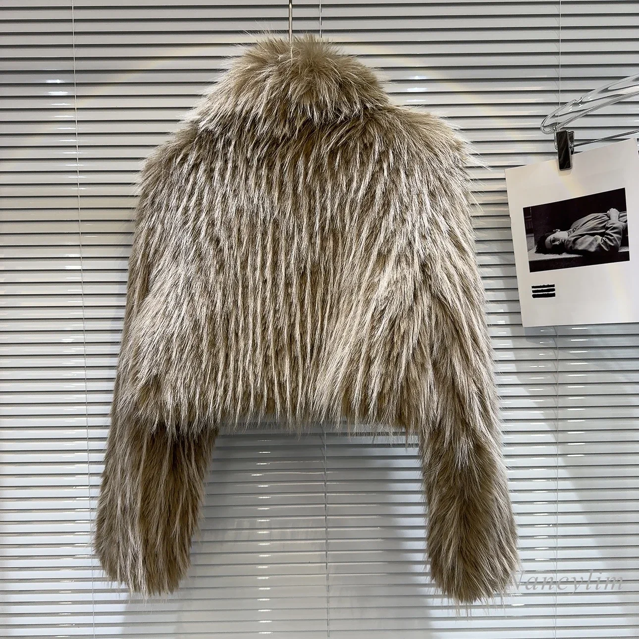 2023 Winter Striped Fur Coat Women New Light Luxury Imitation Fox Fur Quilted Short Coat Lady Daily Overcoats
