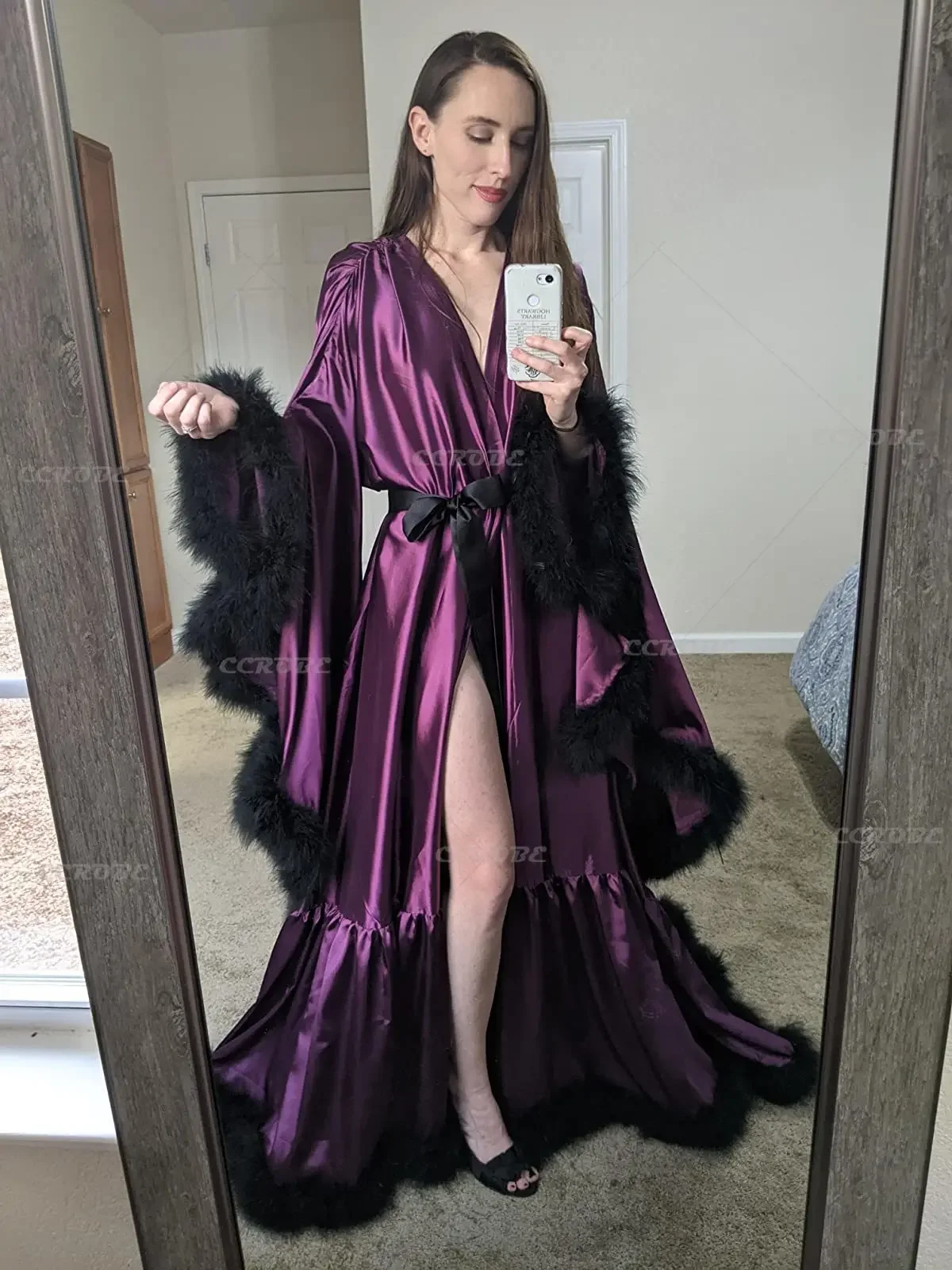 Ladies Luxury Robe Flare Sleeves Feather Bridal Robe Silk Satin Boudoir Lingerie Sleepwear Maternity Wedding Party Dressing Gown