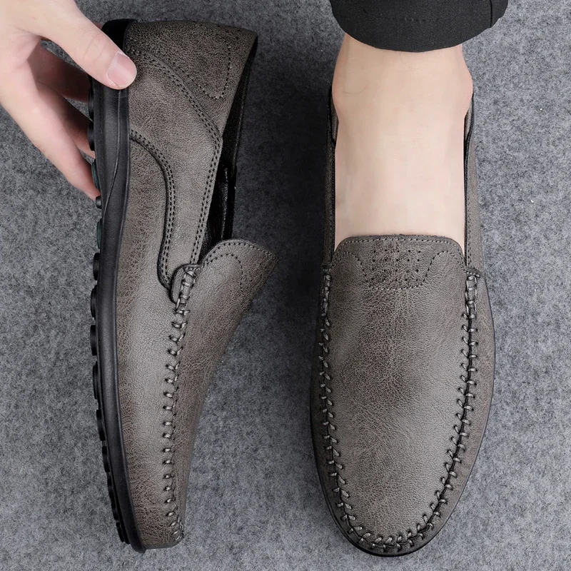 Fashion Men Casual Leather Shoes Luxury Italian Soft Men Loafers Handmade Moccasins Men Breathable Slip on Boat Shoes Plus Size 2