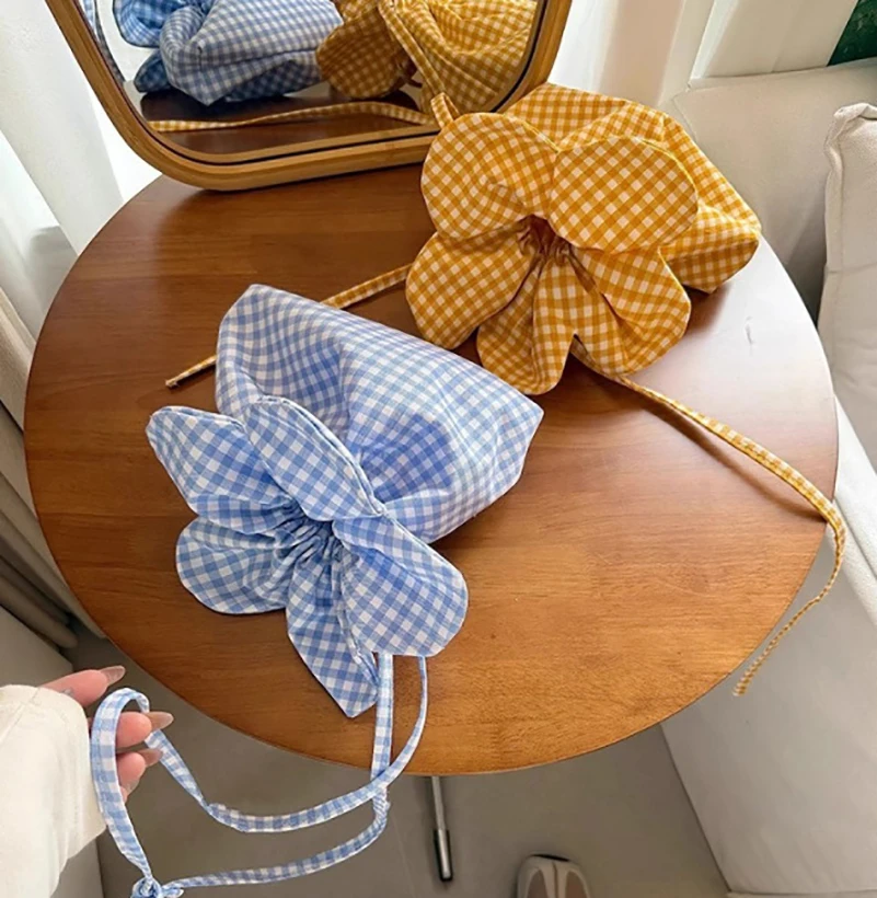 Crossbody Bucket Bag Kawaii Drawstring Canvas Bag Small Flower Bag High Quality For Gift For Women Casual Outings Handbag Use