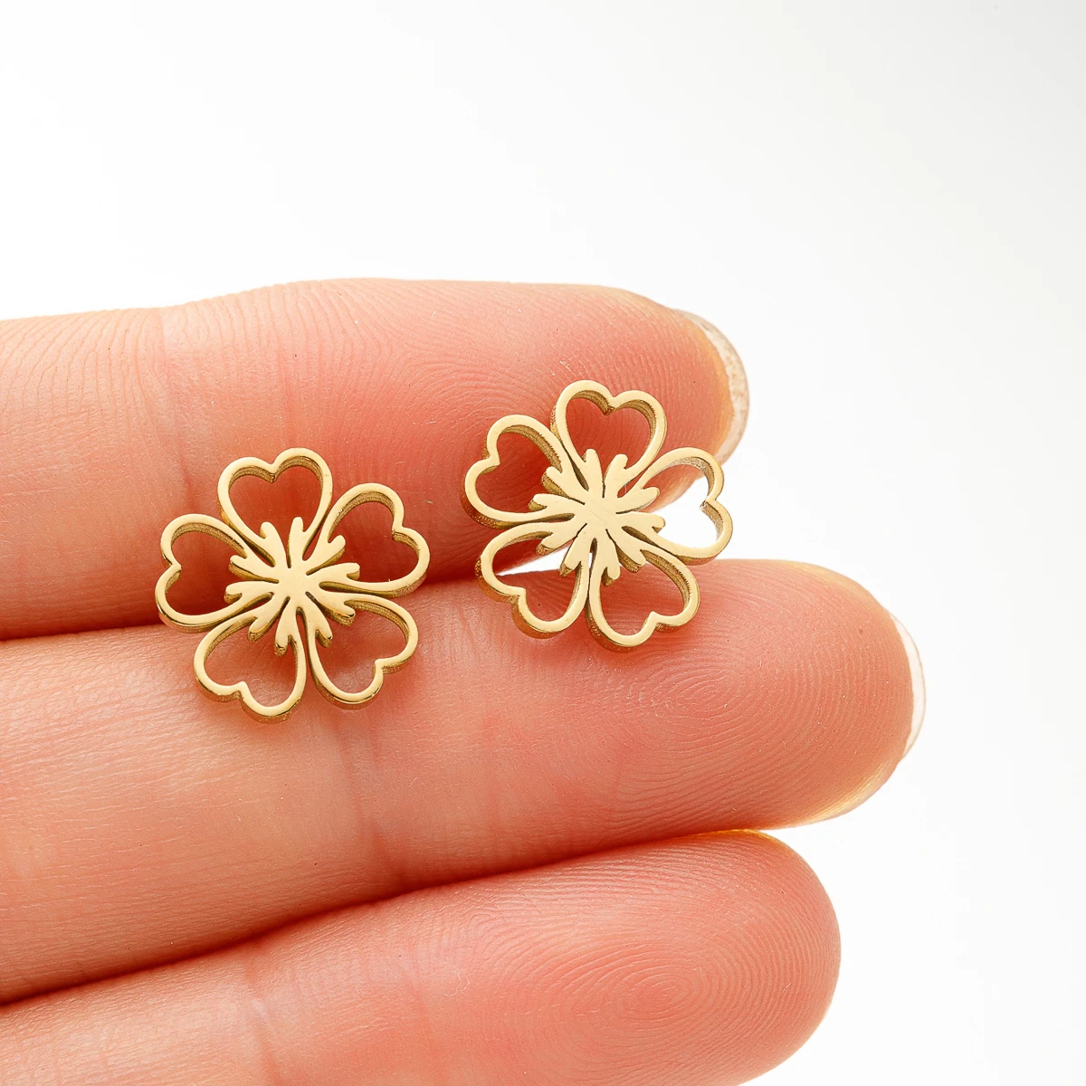 Pflaumenblüten-Ohrring für Frauen, kostenloser Versand, hypoallergen, chirurgischer Stahl, Ohrpiercing, blumenförmige Mädchen-Ohrringe, Pendientes