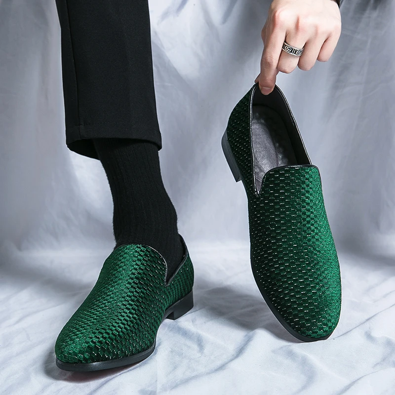 Dress Shoes Casual Men Loafers Big Size 38-47 Lazy Peas shoes Embroidery Moccasins Shoes Suede Leather Wedding shoes Zapatos