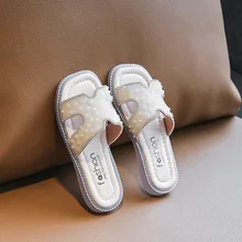 

Rhinestone Sandals Girls Temperament Fairy 2022 Summer New All-match Flat Slippers Outside Fashion Children Sweet Light Shoes PU